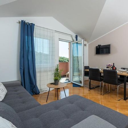 Athena Apartment Пула Экстерьер фото